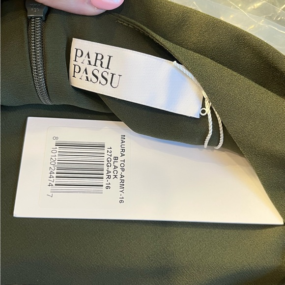 Pari Passu Maura Short Sleeve Top in Army NWT! size 16 - Picture 9 of 9